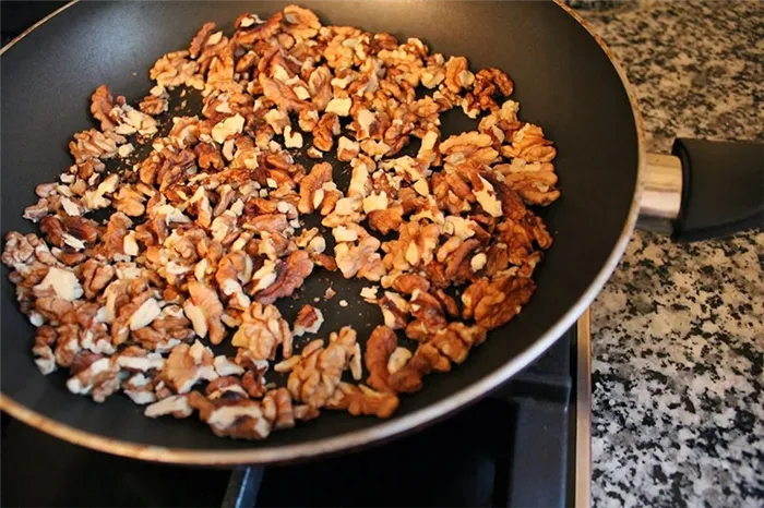 Сушеные орехи для жарки на сковороде
