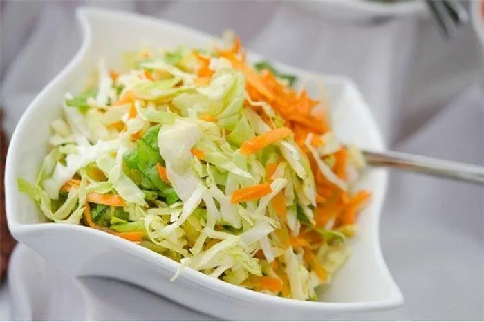 Салат из китайской капусты и моркови