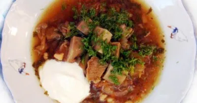 Похлебкин суп с говядиной и грибами в горшочке