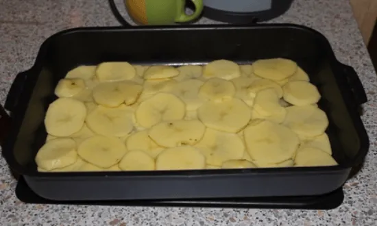 Картофель на сковороде.