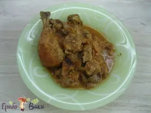 Нежная курица с грибами и сливочным соусом
