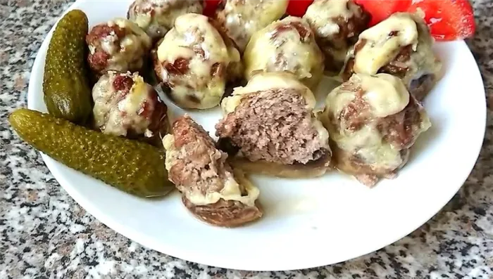 Запеченные в духовке грибы с фаршированным сыром и начинкой