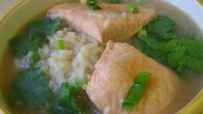 Суп из горбуши с рисом и консервированным картофелем