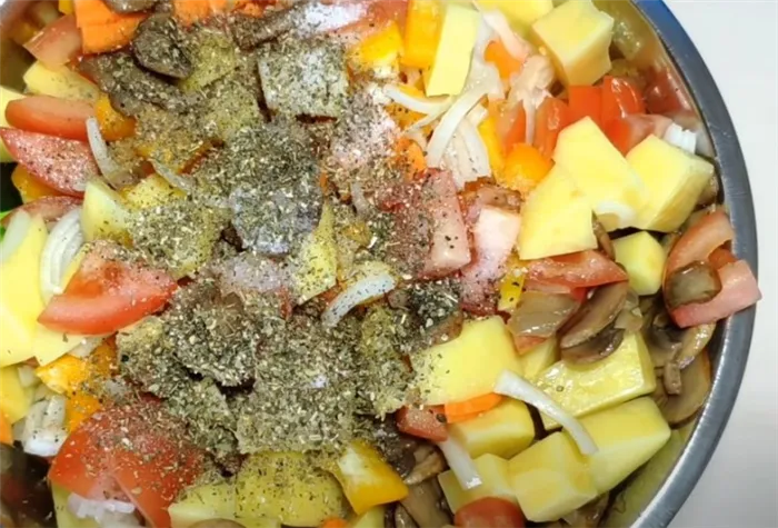 Картофель с грибами в духовке - 5 простых рецептов