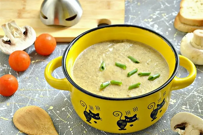 Грибной суп со сливками и плавленым сыром