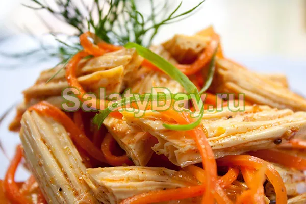 Простой корейский салат со спаржей и морковью