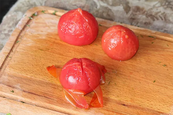 Простые способы очистки помидоров от кожуры