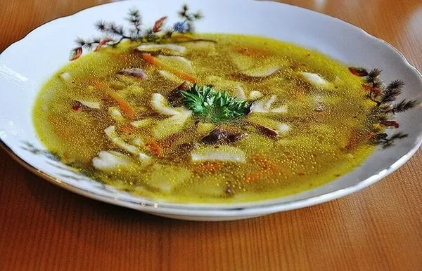 Тарелка супа из шампиньонов 