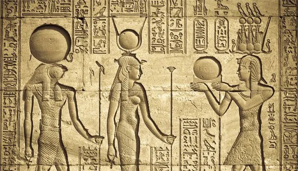 Судя по этому рельефу, арбузом не брезговали даже египетские боги