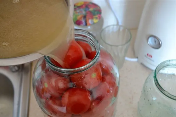 Как солить помидоры в банках маринад на 1 литр воды