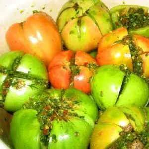 Как приготовить зеленые помидоры на зиму: простые, но необычные и вкусные рецепты со всего мира